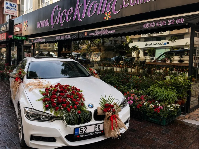 Kırmızı Güllü Düğün Arabası Süsleme